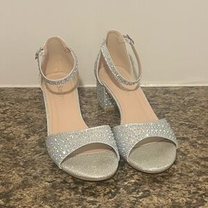Silver & Rhinestone Block Low Heel Smarty Size 7.5